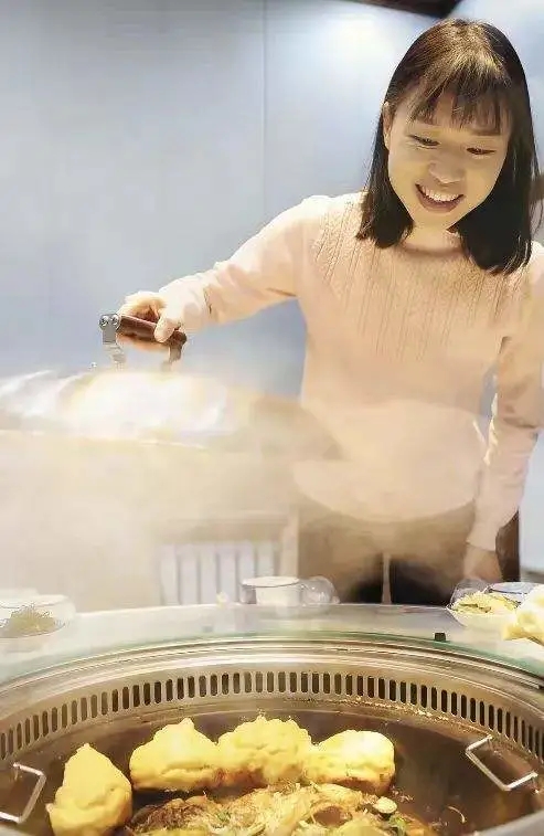 張水華生活照。