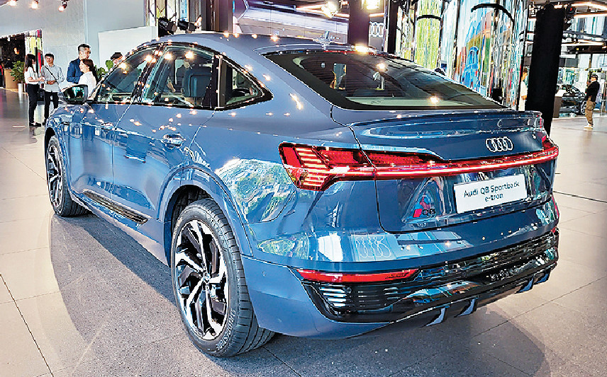 ■同場展出頂級Sportback 55 quattro，「一換一」車價$999,800起。