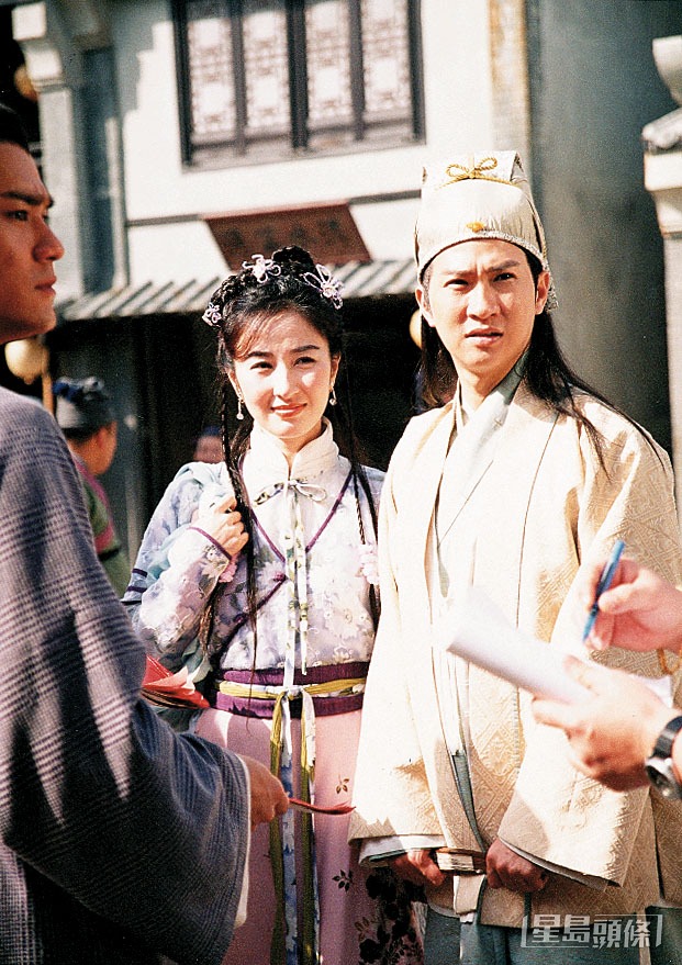 張家輝與關詠荷曾合拍TVB劇《金裝四大才子》。