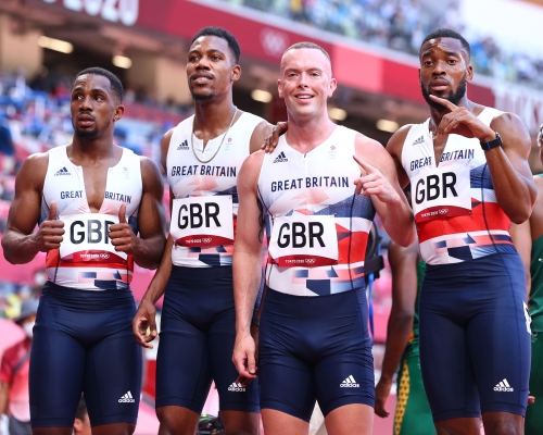 英国接力队随时被取消银牌。 AP