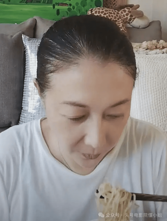 吳綺莉「愛心餐」落空，佳節只能獨自食麵。
