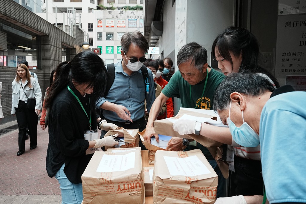 李家超及政務司司長陳國基均呼籲社會各界支持預算案，共同推動香港的高質量發展。