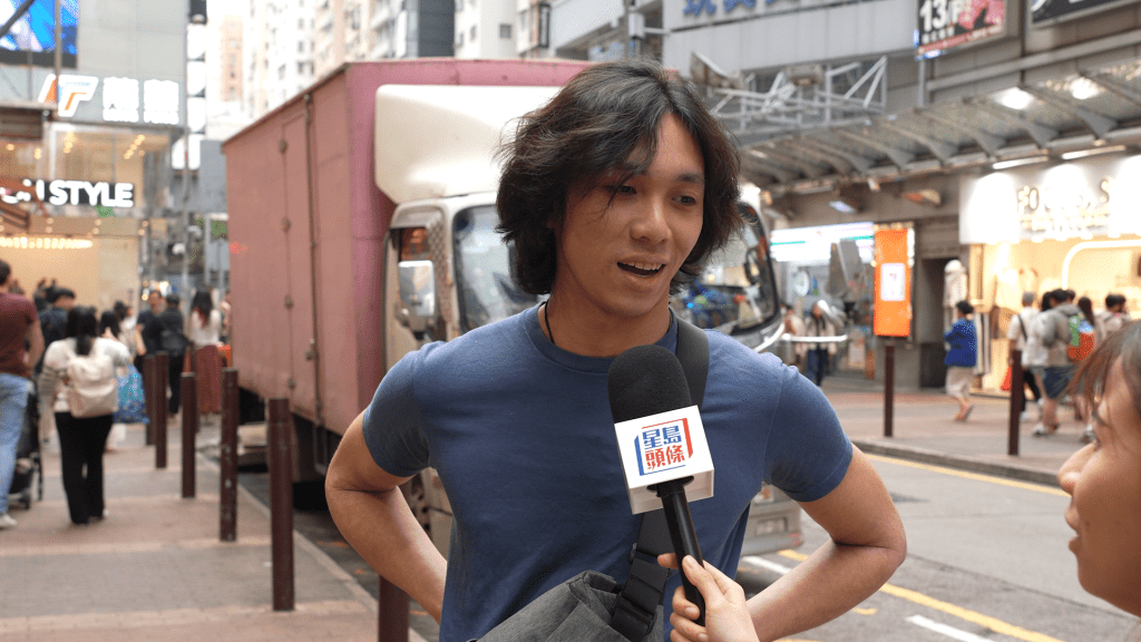 市民珈豪認為最離譜的假新聞是指某藝人逝世。