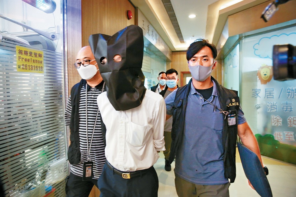 西醫王秉亮在新冠疫情爆發期間,發出逾6000張免針紙。