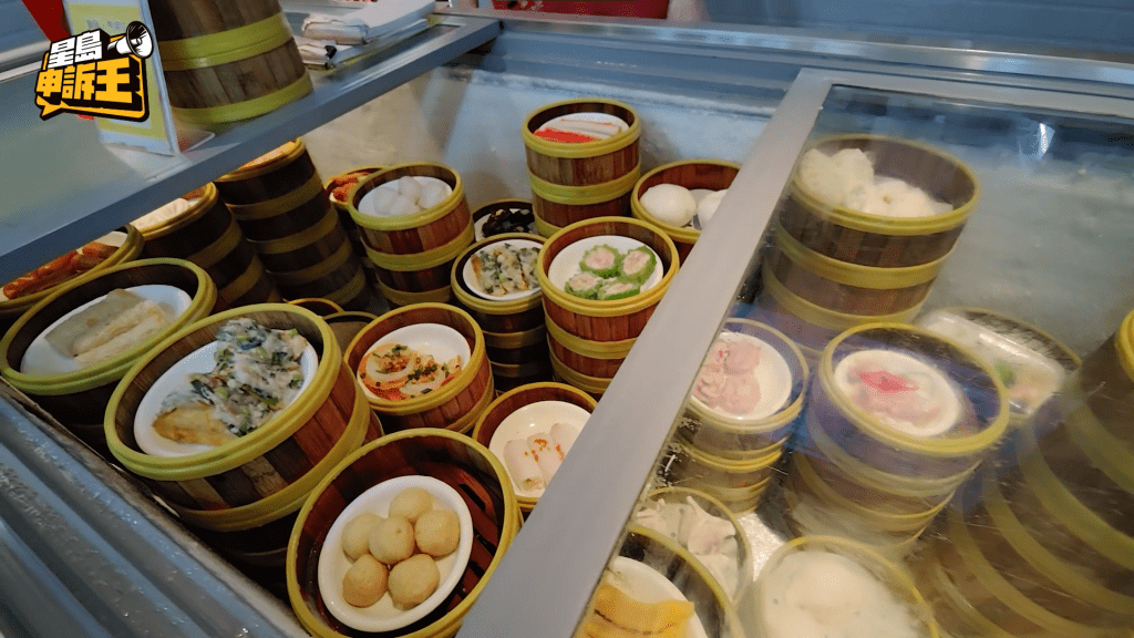 店內所有點心劃一收費8元,即叫即蒸。 店內所有點心劃一收費8元,即叫即蒸。
