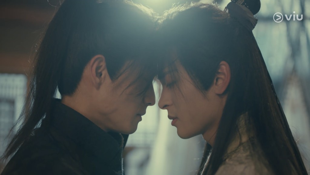 《紫陌紅塵》段子昂（張哲旭 飾）與蕭雲澤（弭金 飾），後者為愛情放棄麵包。
