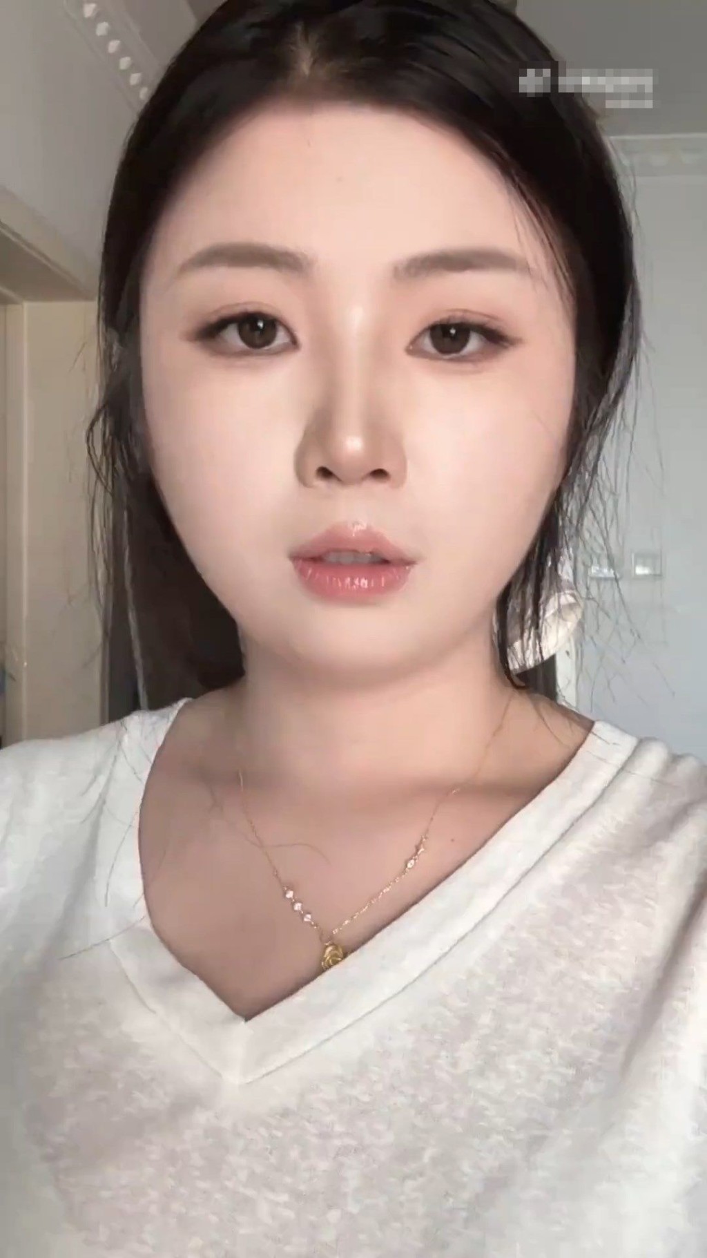 付女士维修手机而被盗私密照片。