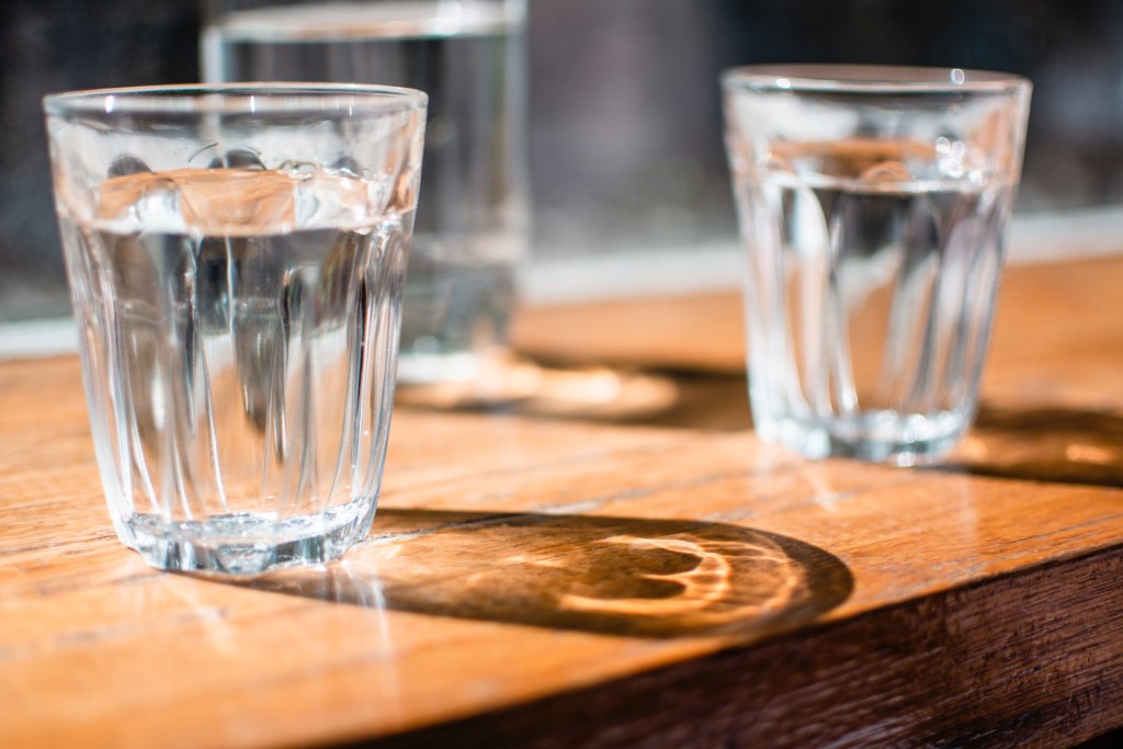 正確地飲水對健康很重要。(Jana Sabeth / Unsplash)