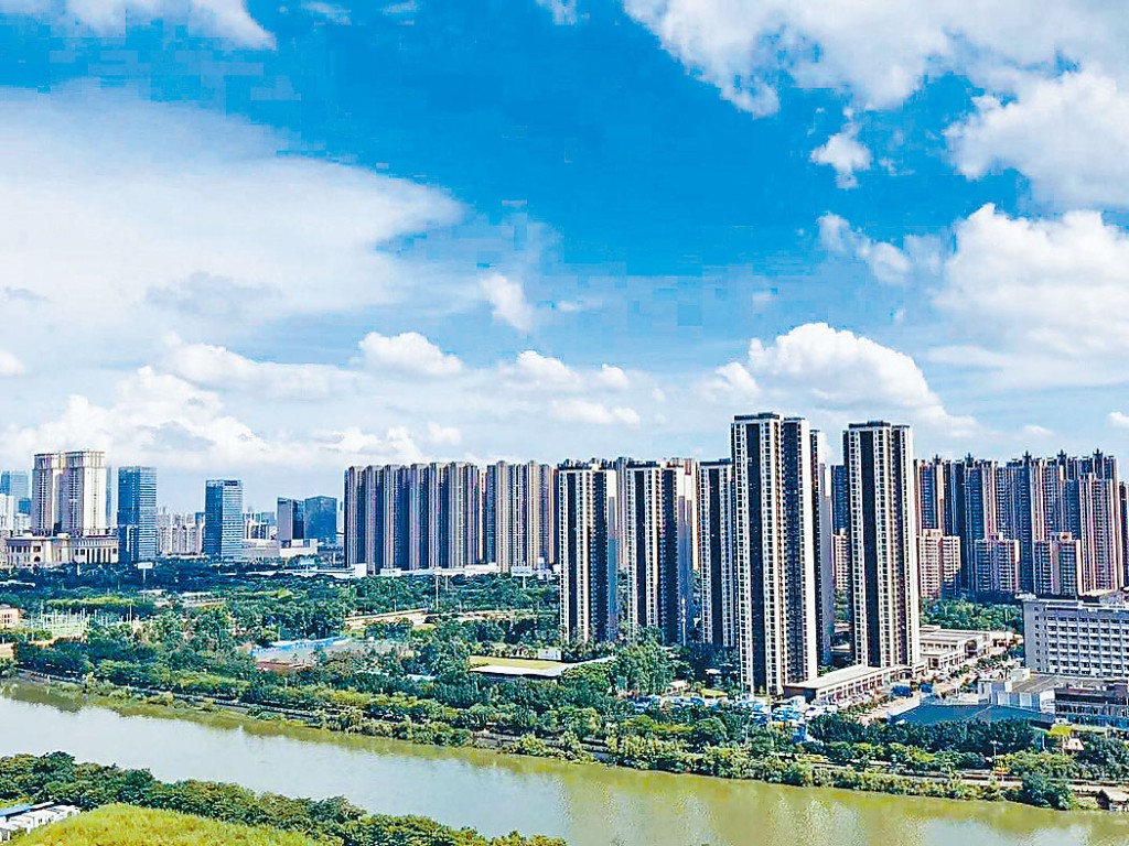 佛山8月新盤及二手單位成交量均錄下跌，月前放寬限購的效果不甚明顯。