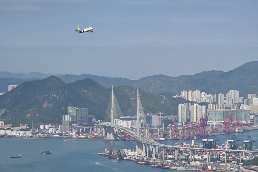 航空交通管制主任是香港民航安全的幕後骨幹。運輸及物流局網誌