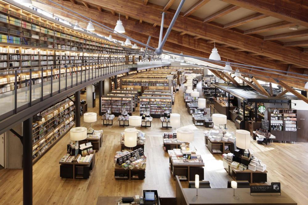 武雄市圖書館被譽為日本其中一家最美的圖書館。