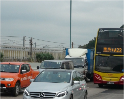 臨時調低車速限制由下星期二(10日)起直至6月28日止。
