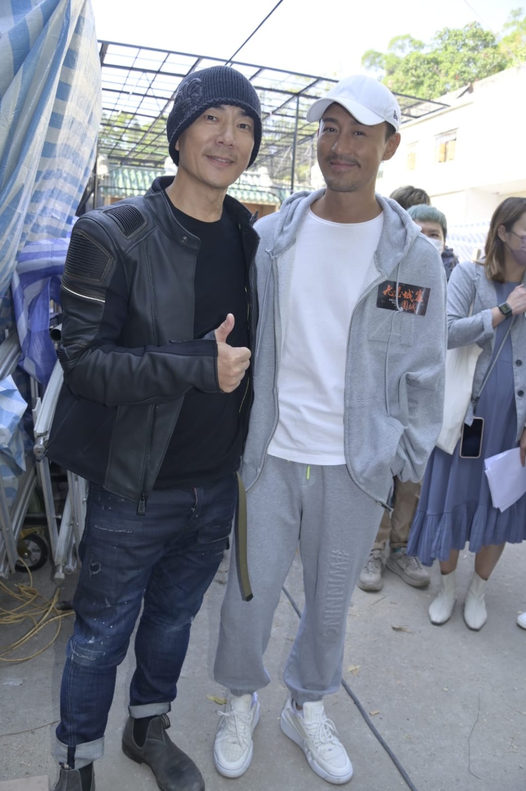 小齊舉手指公讚林峯。