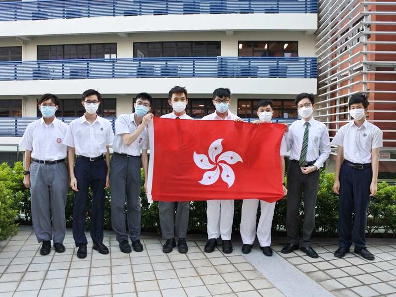 8名中學生代表香港，在網上舉行的第6屆國際大都會奧林匹克。政府新聞處