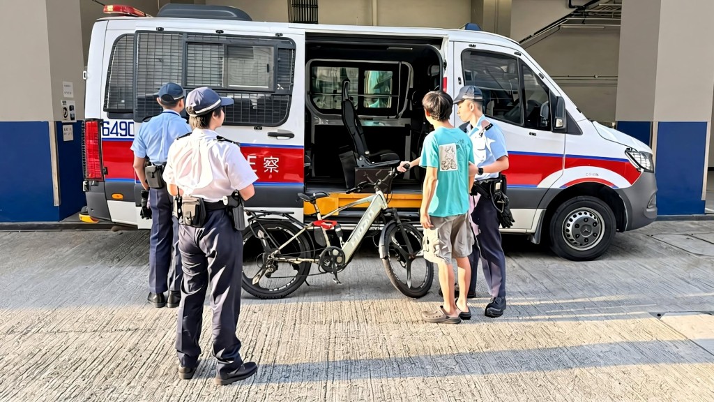 警油尖區打擊電動單車 拘非華裔及內地男