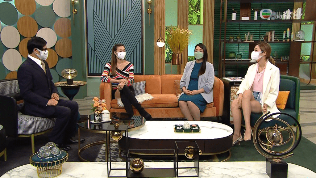 《流行都巿》，前身为《都巿闲情》，为TVB中午时段的皇牌节目，当中不少女神级主持，为网民津津乐道。
