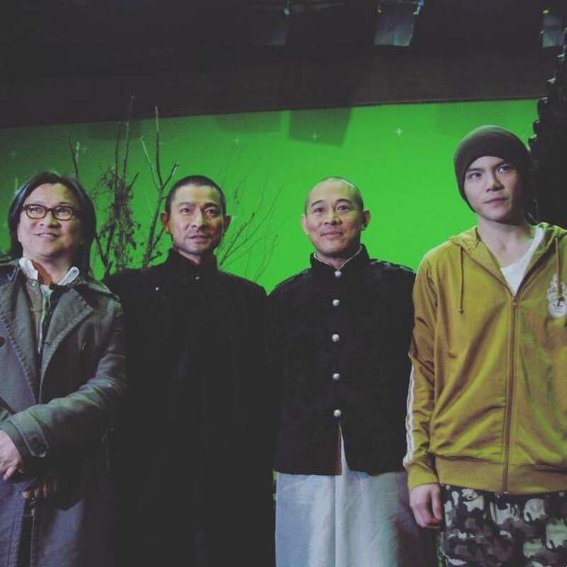 李连杰与刘德华拍摄陈可辛导演的《投名状》，向佐也有参演。