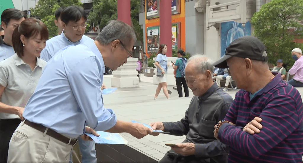 陳茂波到南區的選舉街站宣傳。陳茂波FB影片