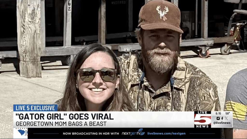 利文斯顿夫妇于9月在沼泽地耗费数小时，终于成功捕获这条巨鳄，并为牠取名“Chomp Norris”。Live5News画面截图