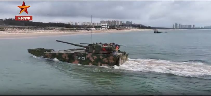 解放軍在閔南舉行登陸作戰演習。　央視