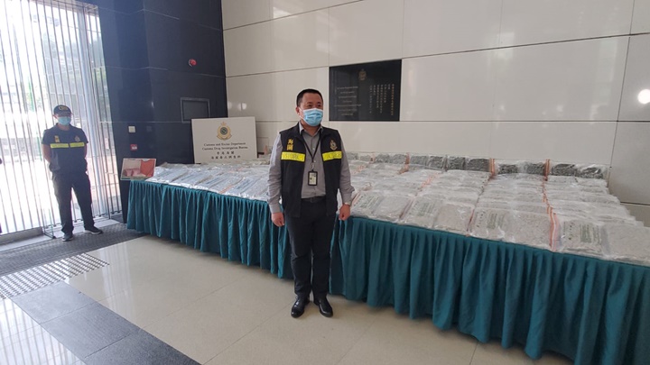 海關公布周四搗破一個大麻花儲存中心,檢獲159公斤大麻花。