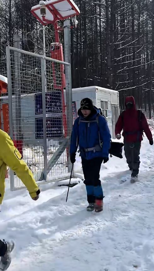 5人違規穿越鰲太線，將手機調至「飛行模式」，阻礙搜救最終3人罹難。