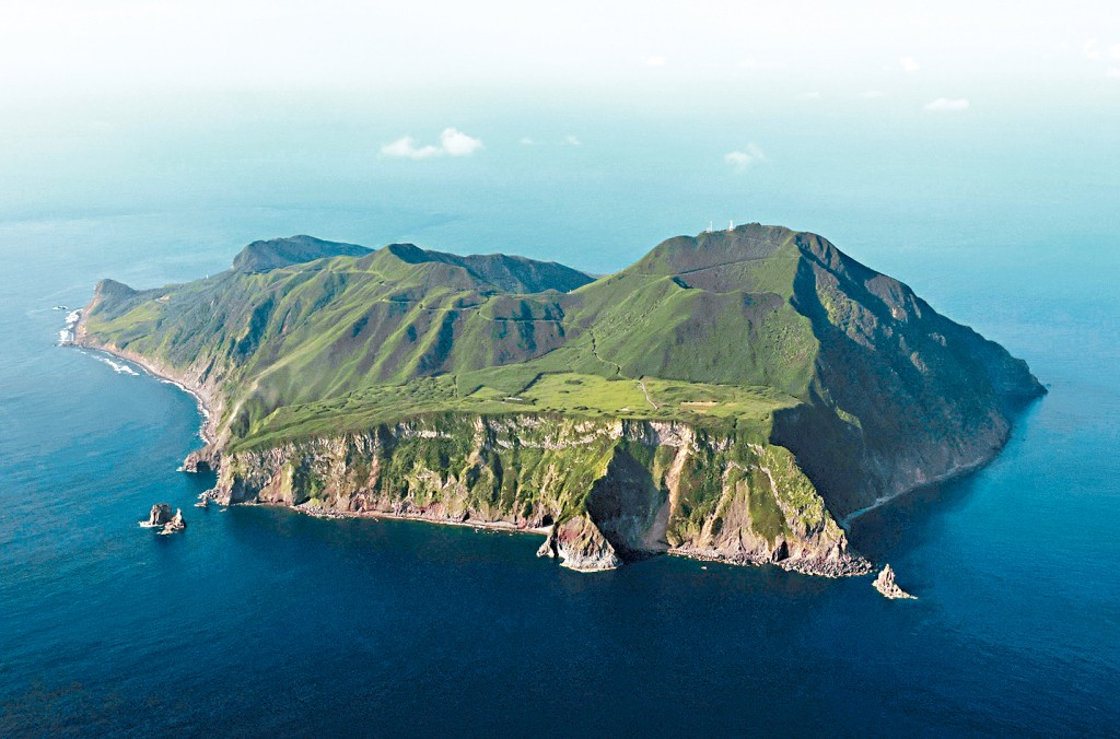 日本鹿兒島縣吐噶喇群島的阿久石島近日發生多次地震。