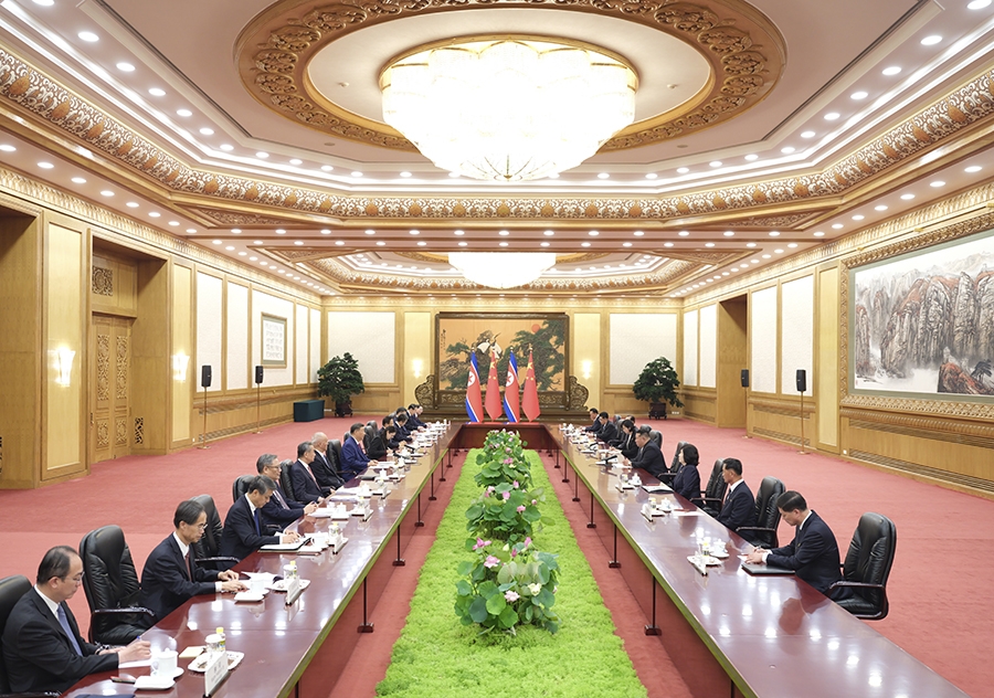 習近平在北京人民大會堂同金正恩舉行會談。新華社 習近平在北京人民大會堂同金正恩舉行會談。新華社