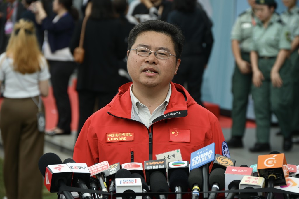 中国第40次南极考察队副领队王金辉冀香港的科研工作者日后有机会参与国家考察、设备研发及后勤等工作。苏正谦摄