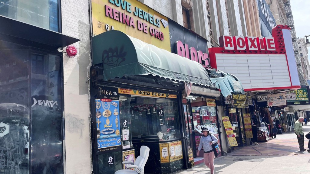 失竊店舖Love Jewels位於洛杉磯市中心。 美聯社 失竊店舖Love Jewels位於洛杉磯市中心。 美聯社