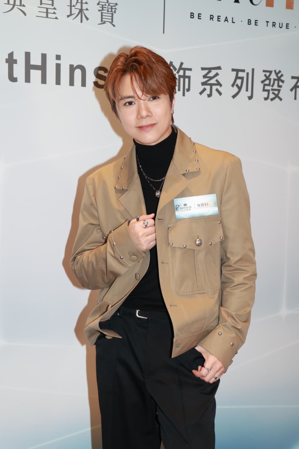 張敬軒嚟緊轉唱腔唱歌,畀新鮮感大家。 張敬軒嚟緊轉唱腔唱歌,畀新鮮感大家。