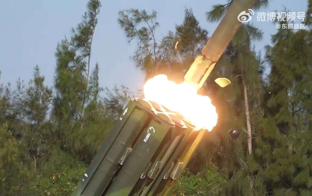 東部戰區展示在台海的實彈演習情況。