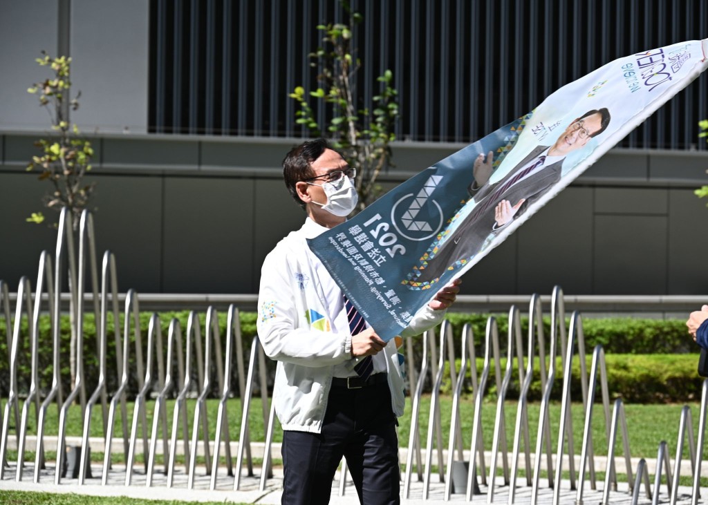 謝偉銓宣布競逐連任。