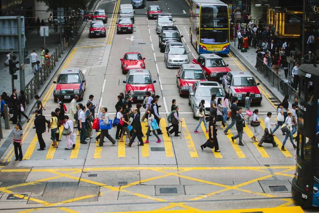 隨着高才、優才等不同人才引進政策持續推進，大量來自內地的年輕人正以求學或工作身份居留香港，他們既非本地人，也非過客，被統稱為「港漂」。
