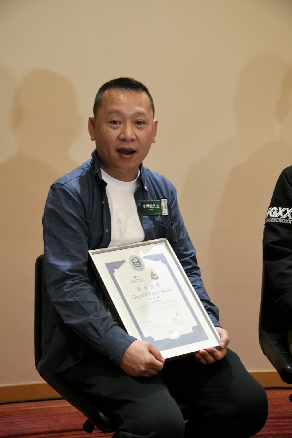 巴士車長李世敏提醒年輕人不要偏信網絡上的事。