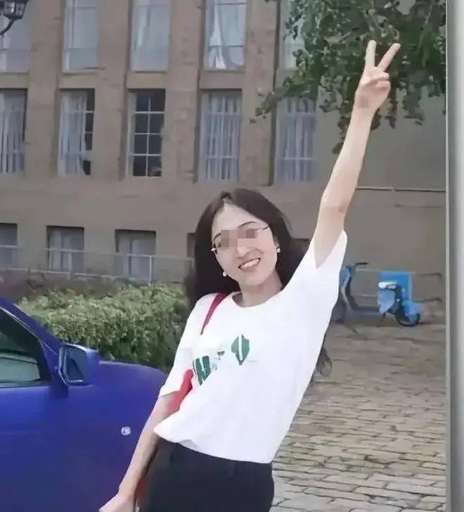 原告在法院判決後仍追擊涉事男生，惹來網暴。網圖