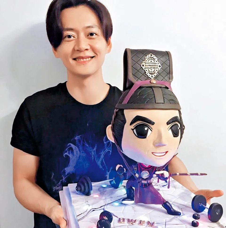 張振朗31歲生日收到的「展昭」造型蛋糕，有指由胡定欣訂製。