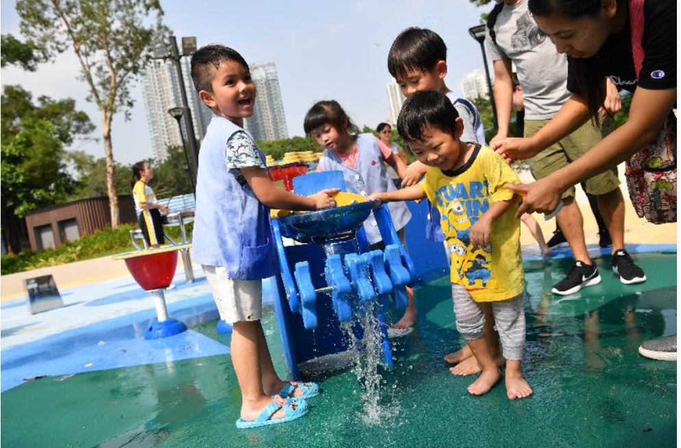 玩水對所有孩子來說都是極具吸引力的活動。（圖片來源：資料圖片）