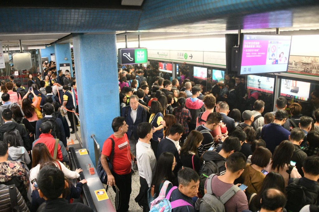 列車服務受影響。