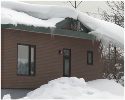 北海道一夜间积雪达40厘米。
