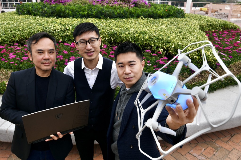 左起 無人機燈光表演公司首席設計師梁漢傑、首席數碼化轉型官林漢源及首席營運官楊鎮宇。盧江球攝