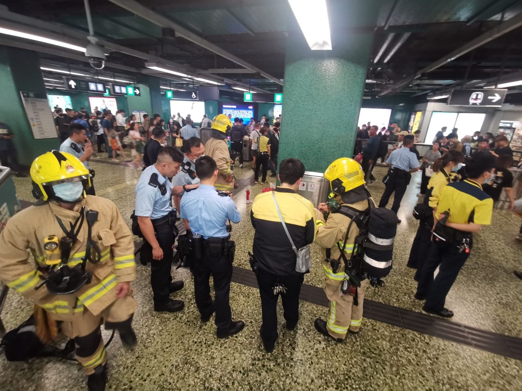 警方消防接报到场调查。香港突发事故报料区FB