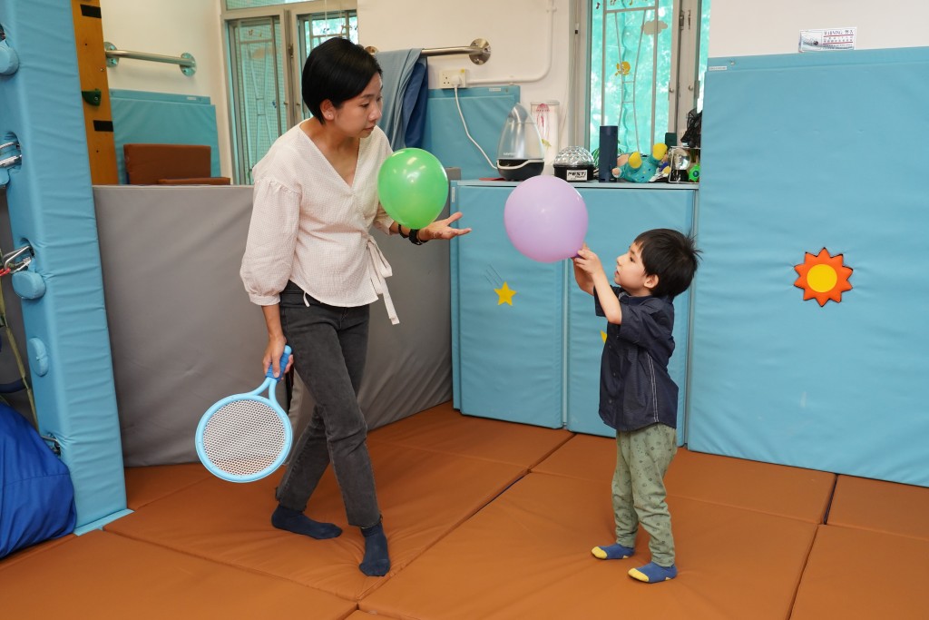 Agnes育有三名子女，全職照顧小朋友，包括SEN兒童塱晴。（圖片來源：《親子王》）