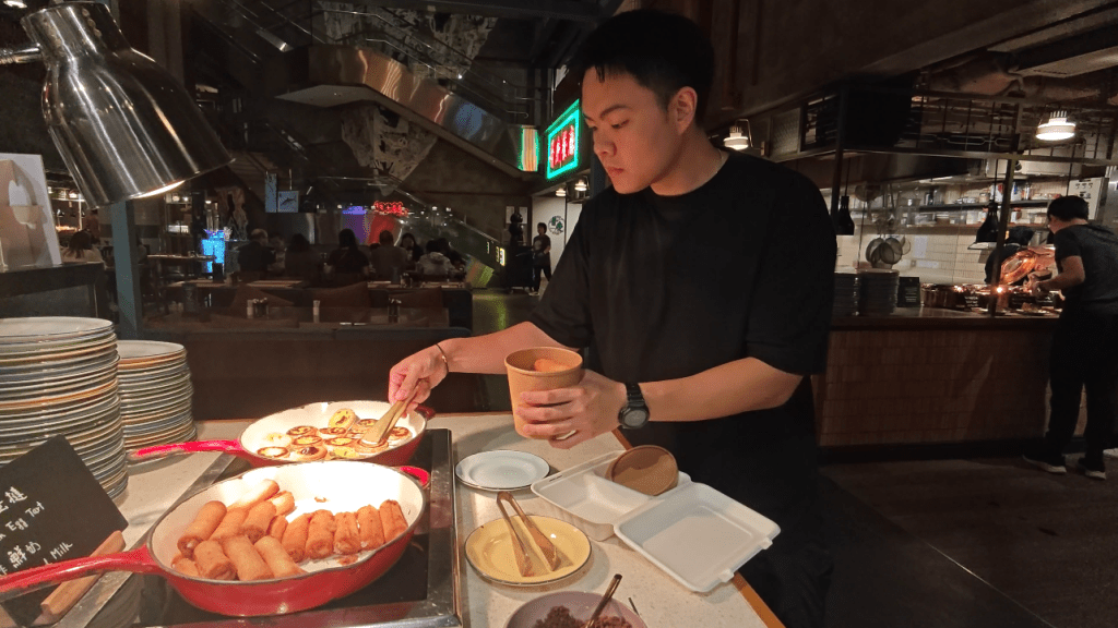 副餐盒以甜品及沙律為主。
