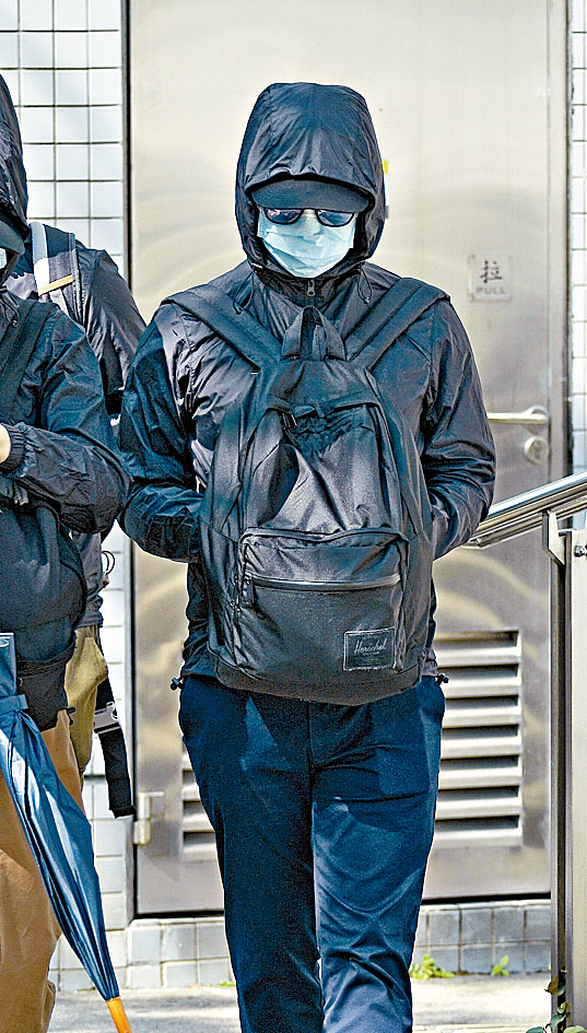 被告黎擎智不認罪，被判監32個月。