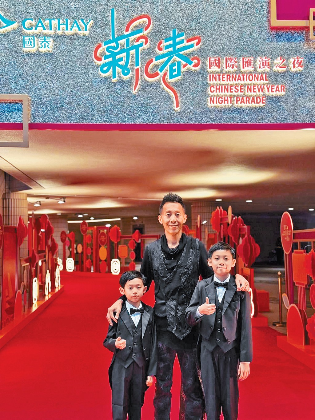 著名魔術師李行齊對兩位仔仔的表現十分滿意！