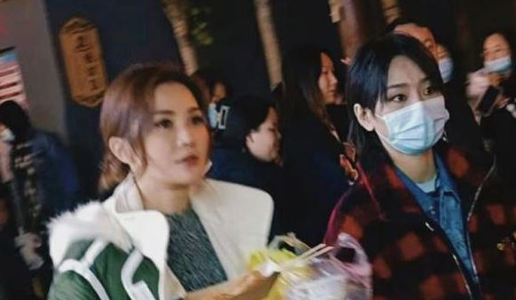 還有阿Sa(左)及周筆暢。
