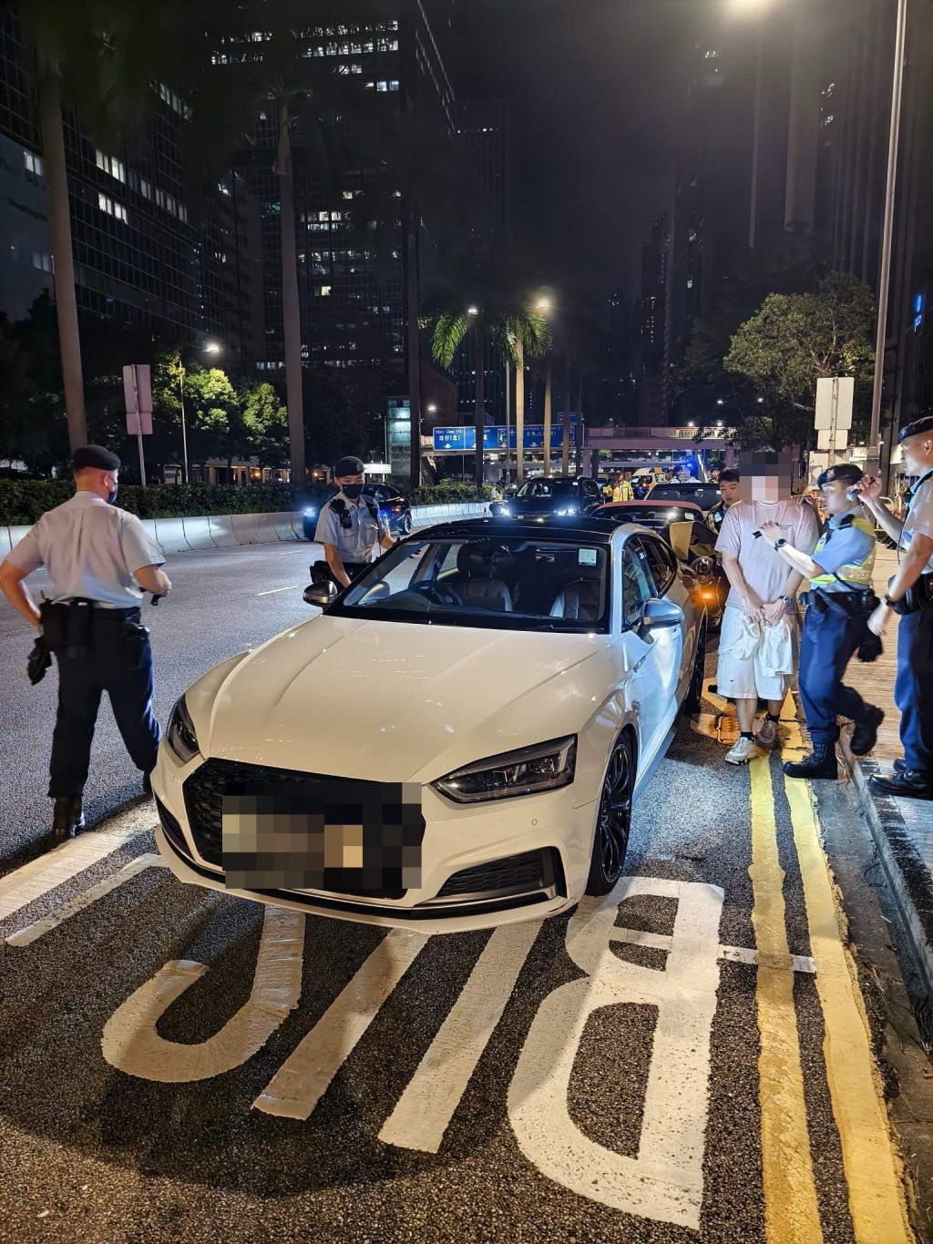 警方於周末在港島區進行打擊醉駕、藥駕及反罪惡行動。警方提供