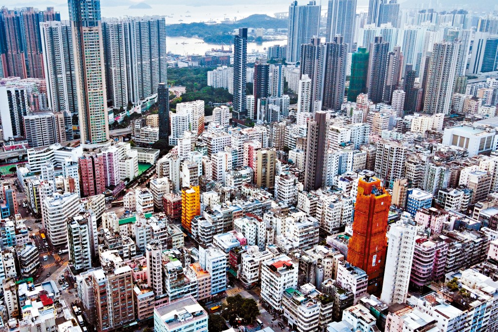 有市場消息指出,現時渣打銀行、中銀香港和恒生銀行均恢復向客戶提供拆息按揭(H按)計劃。