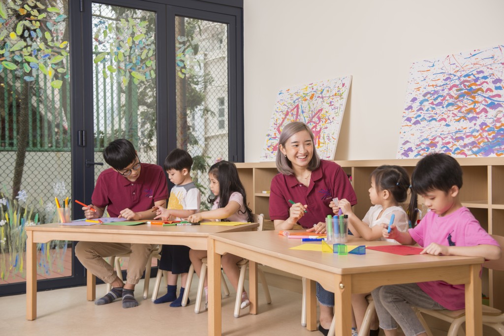 耀中幼教部與耀中幼教學院緊密合作，以秉持卓越的教育水準。